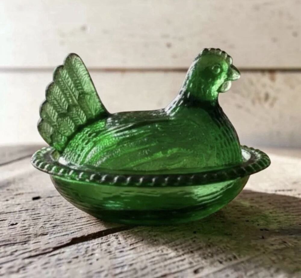 AAA Coitsville/ Rosso Mini Wide Base Salt Cellar Hen on Nest Dark Green